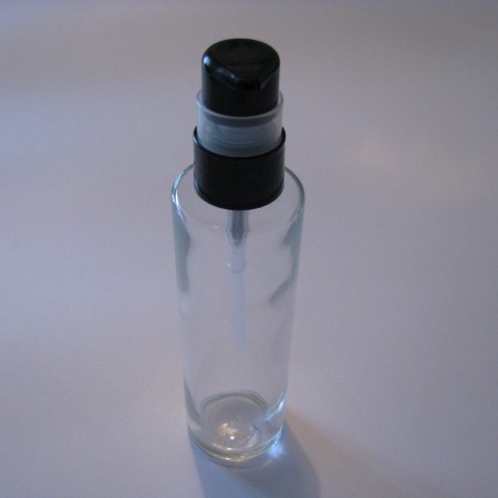 Steklenička Minerva 100 ml s črno pumpico